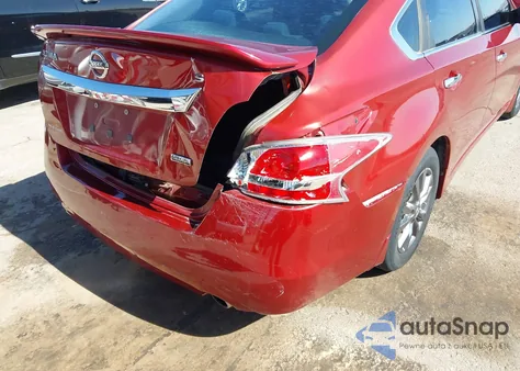 2015 Nissan Altima 2.5 S из США, поврежденный, VIN 1N4AL3AP8FC596187